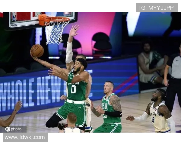 外线手感冰凉！老鹰18投4中，猛龙24投5中