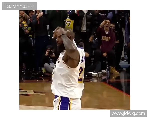 詹姆斯第二次背靠背出战31分37秒 得到24分4篮板7助攻1盖帽